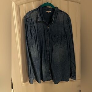 Maurice’s denim chambray shirt.